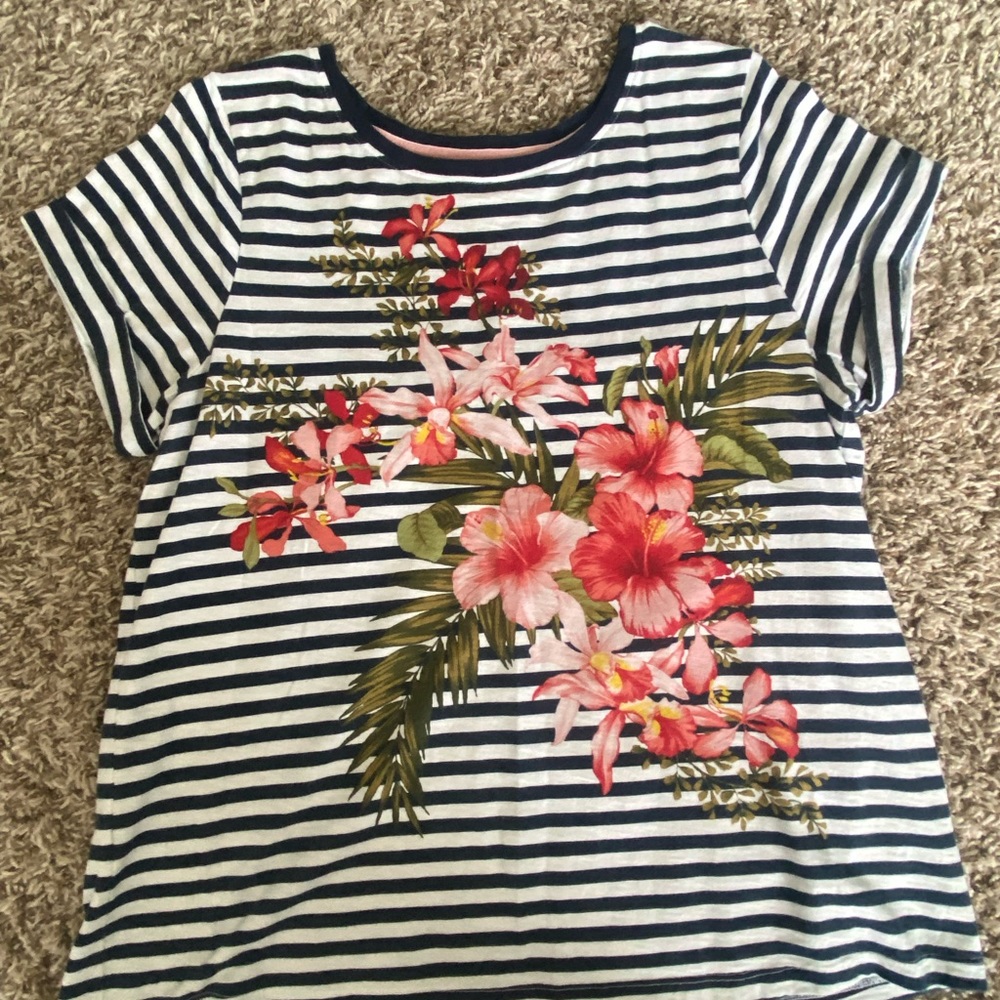 Womans Tommy Bahama shirt